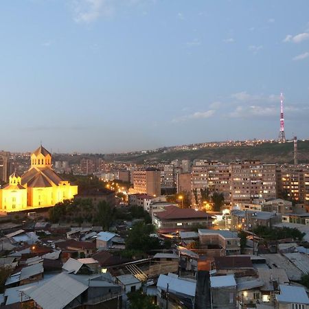 Room In Apartment At Tigrana Metsa Yerevan Exterior photo
