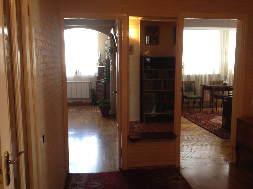 Room In Apartment At Tigrana Metsa Yerevan Room photo