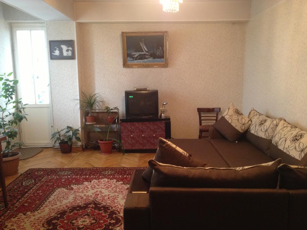Room In Apartment At Tigrana Metsa Yerevan Exterior photo