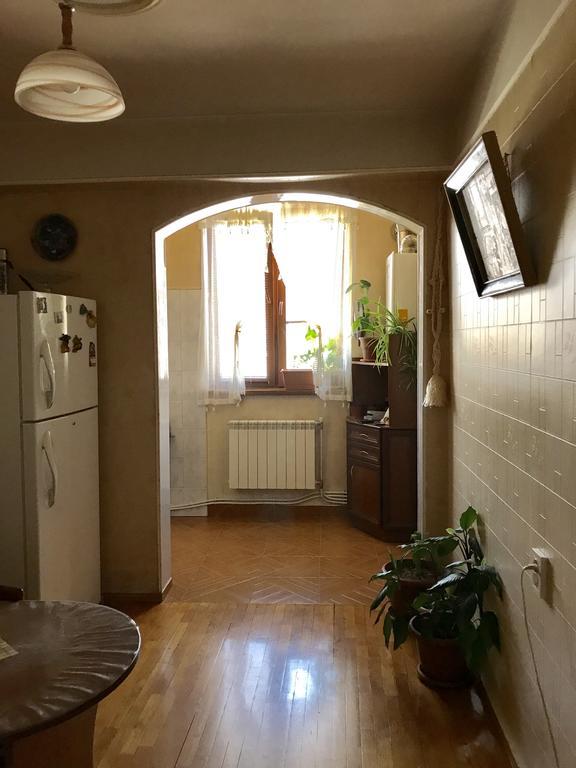 Room In Apartment At Tigrana Metsa Yerevan Exterior photo